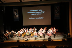[FOTO] Na Politechnice Rzeszowskiej rozpoczęto XX jubileuszową edycję Polonijnego Studium Choreograficznego