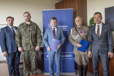 Od lewej: mgr A. Polakiewicz, M. Elgass prof. P. Koszelnik, M. Matuła, prof. G. Ostasz,