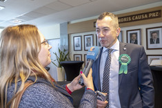 Prof. G. Ostasz udziela wywiadu,