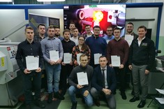 Dr inż. M. Pawłowski ze studentami WBMiL,