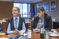 Od lewej: prof. PRz B. Zatwarnicka-Madura,  mgr E. Ptaszek,