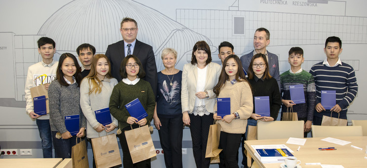 Nowi studenci Politechniki Rzeszowskiej z Wietnamu