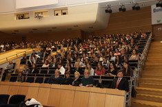 [FOTO] Rekordowa liczba zgłoszeń na seminarium chemiczne