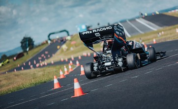 Bolid PMT-06e na torze Autodrom Most, fot. Formula Student Czech Republic.